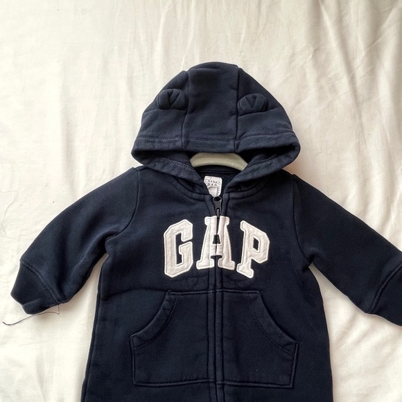 Baby Gap newborn footed one piece for fall - Picture 3 of 4